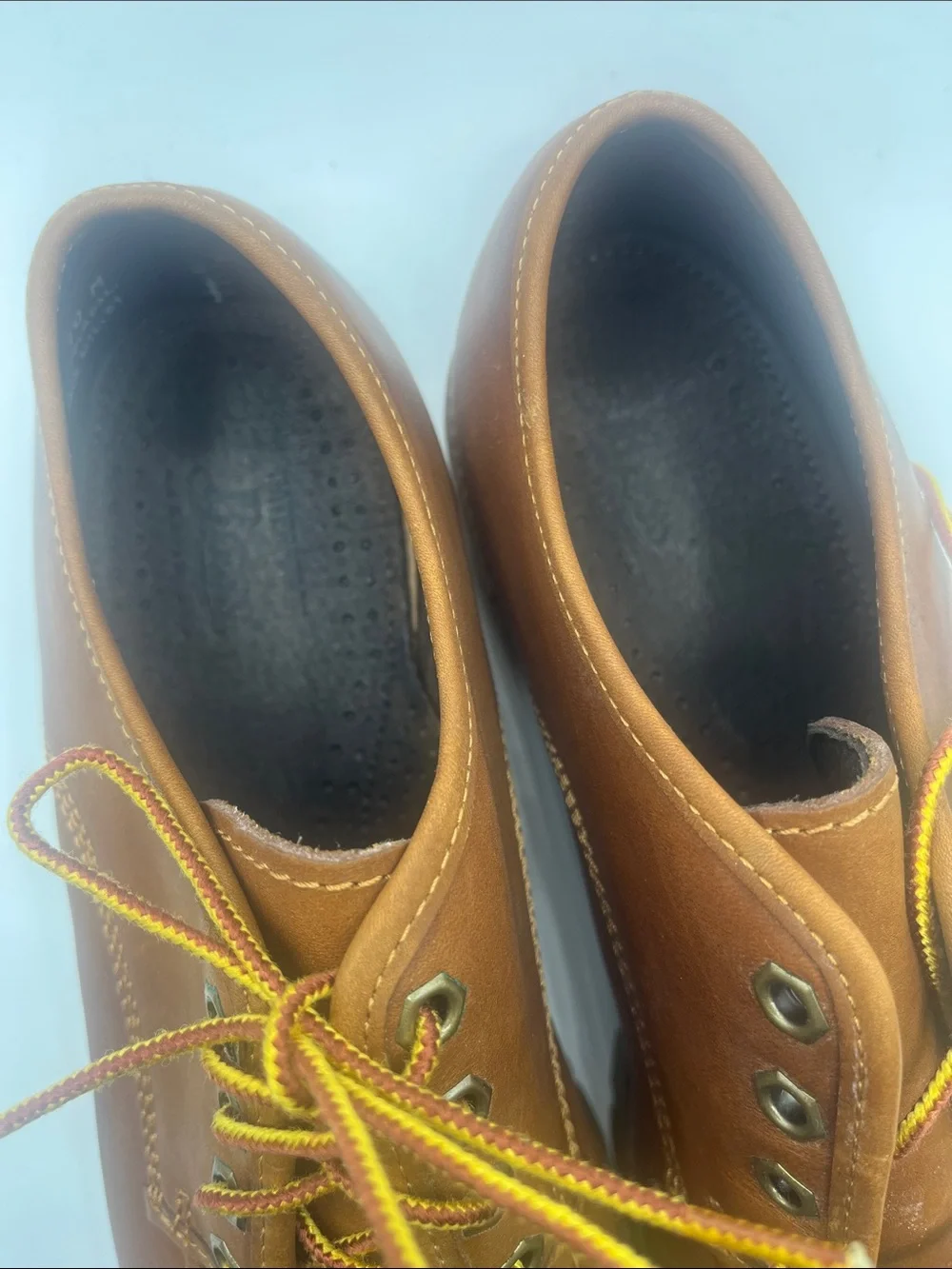 Bass Vintage Men’s Tan Leather Moc Toe  Shoes with Contrast Stitching